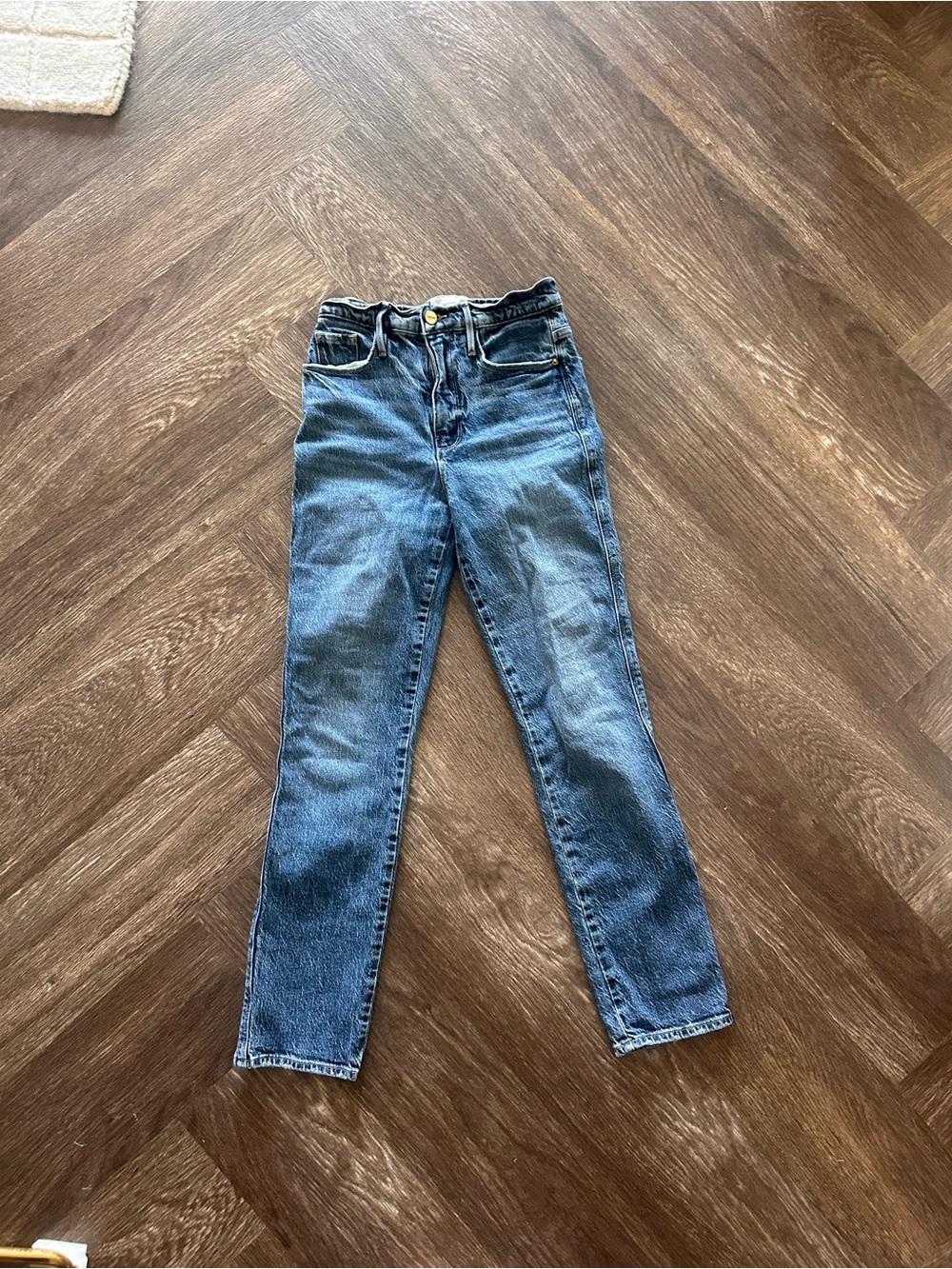 Frame Denim Skinny Jeans in Medium Blue Wash